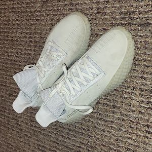 adidas Men's Cream Sneakers